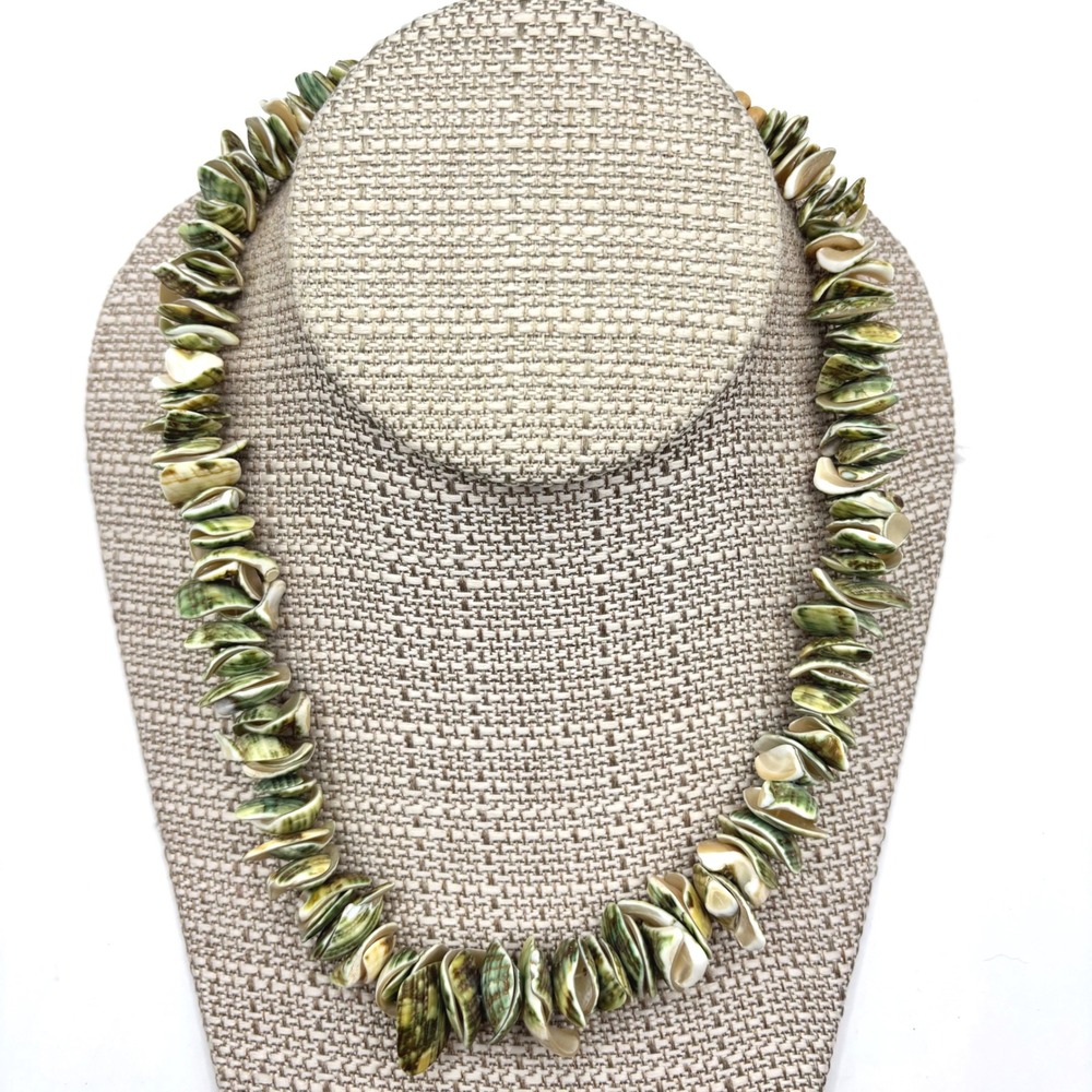 Vintage Abalone Shell Pieces Chunky Necklace Green Boho Hippie Natural 18 in